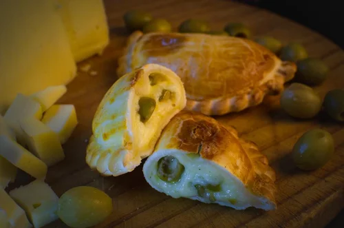 16- Queso y aceitunas