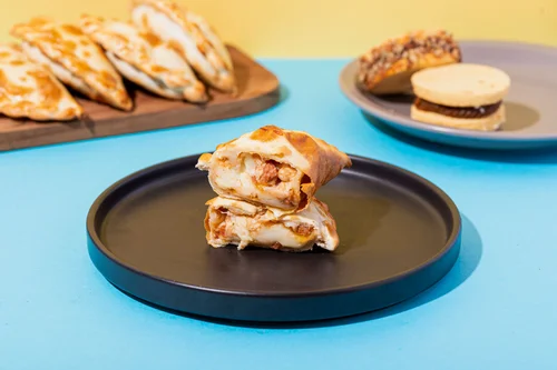 Empanada de Chorizo con Queso