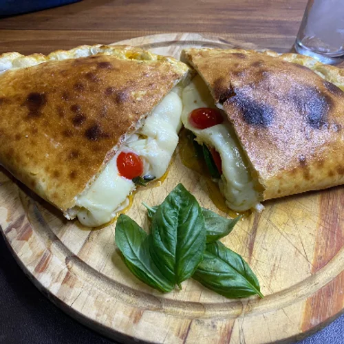 Calzone capresse