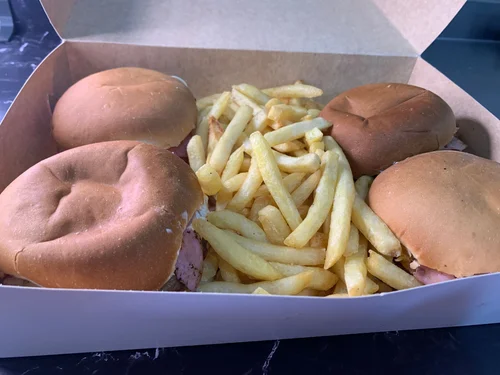 4 Hamburguesas con fritas
