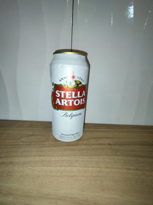 Lata de cerveza Stella