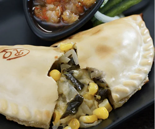 Empanada de Rajas con Queso