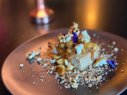 MACADAMIA CHEESECAKE