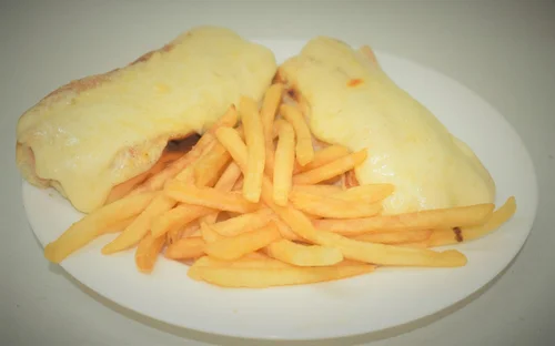 Pancho al pan con muzzarella