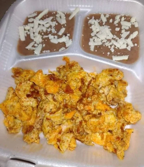 Huevos con chorizo tortillas de harina