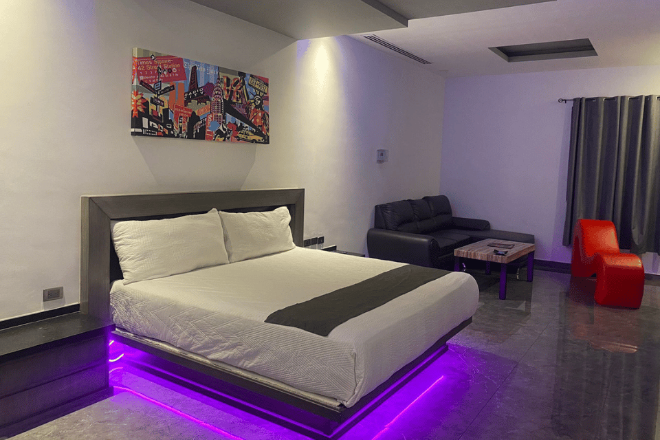 Motel Love